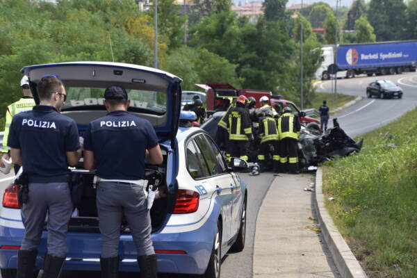 Potenza: morti tre giovani tifosi del Foggia di ritorno da una trasferta Incidente mortale per tre tifosi del Foggia