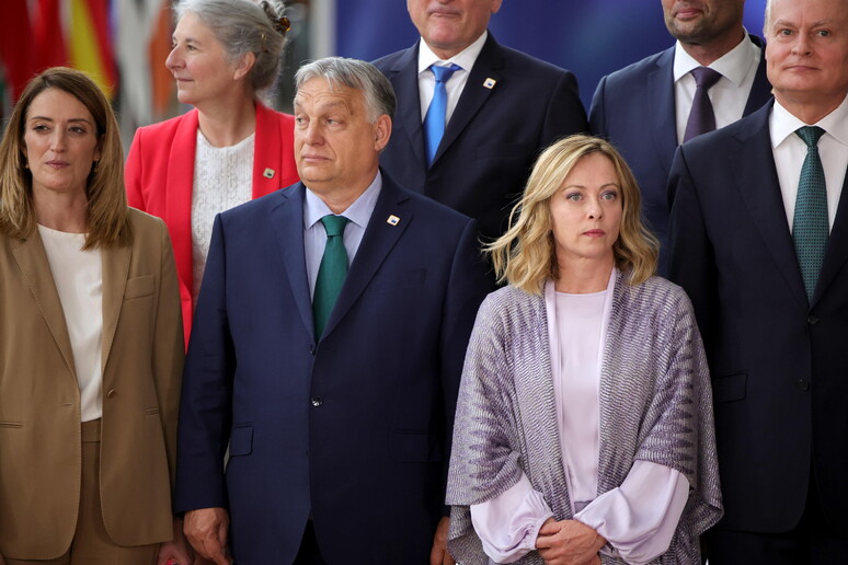 Il Presidente del Consiglio Giorgia Meloni vola a Bruxelles.
