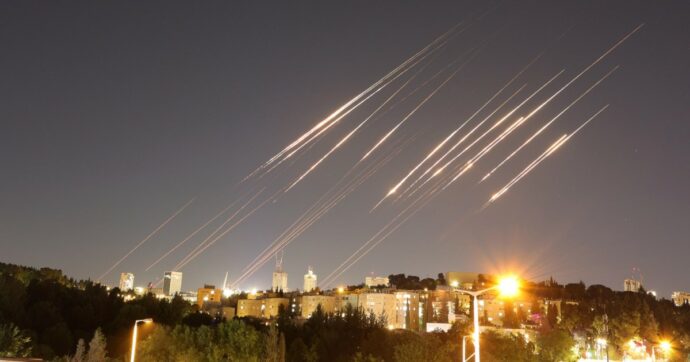Missili a Tel Aviv: che succede tra Iran e Israele?
