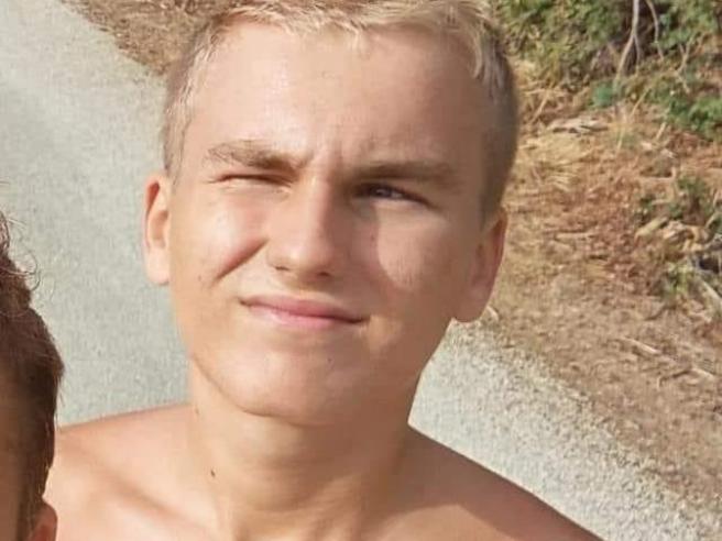 “Non ce la faccio più”: il drammatico addio del 15enne di Senigallia, vittima di bullismo
