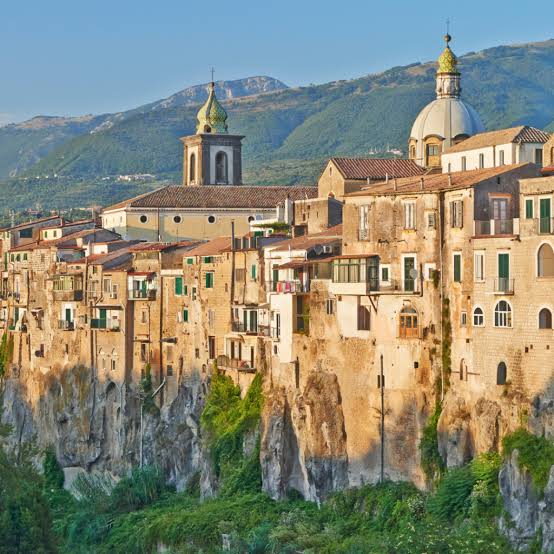 Sant’Agata de’ Goti: un borgo sospeso nel tempo